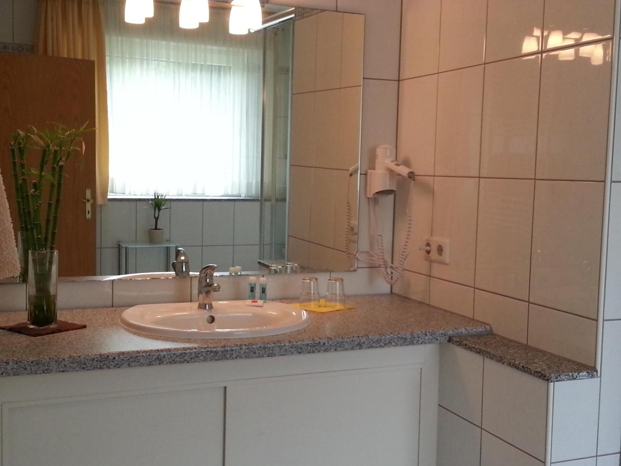 Apartmenthaus Sonnen Düsseldorf Rum bild